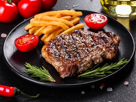 Стек рибай с картофи и чери домати - снимка на рецептата Стек рибай с картофи и чери домати - снимка на рецептата